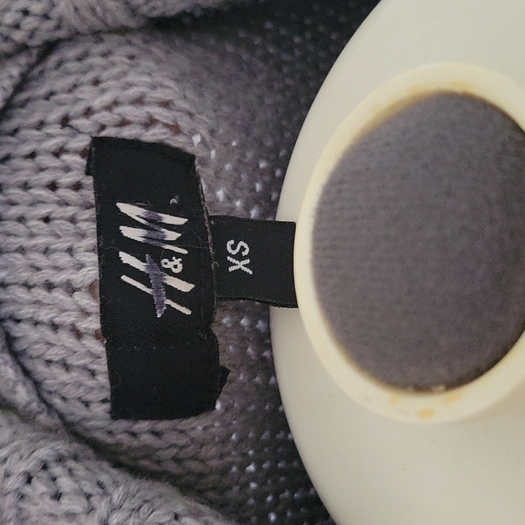 H&M Cropped Sweater - Picture 7 of 9